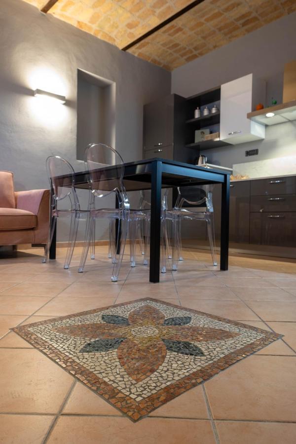 Alla Torre - Nel Cuore Del Borgo Storico Castagnole delle Lanze ภายนอก รูปภาพ